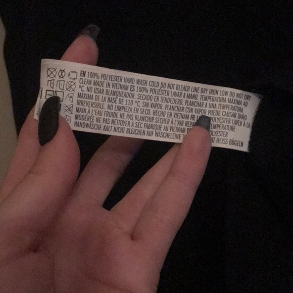 Forever 21 black relaxed tank top - Picture 3 of 5